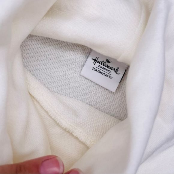 Nwt Hallmark Channel You Just Get Me Womens Sweatshirt Size med Cowl Neck Xmas - Picture 3 of 5